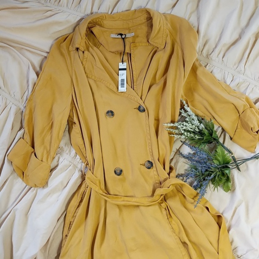 Max Jeans yellow jacket